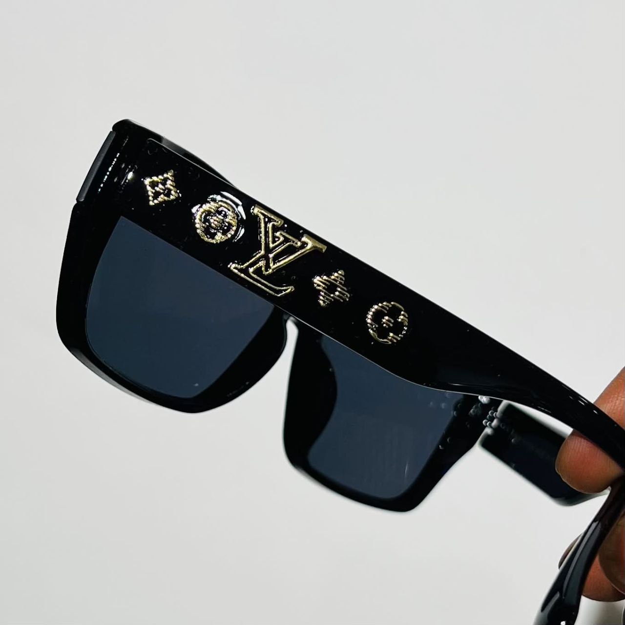 Louis Vuitton Black Frame Shades