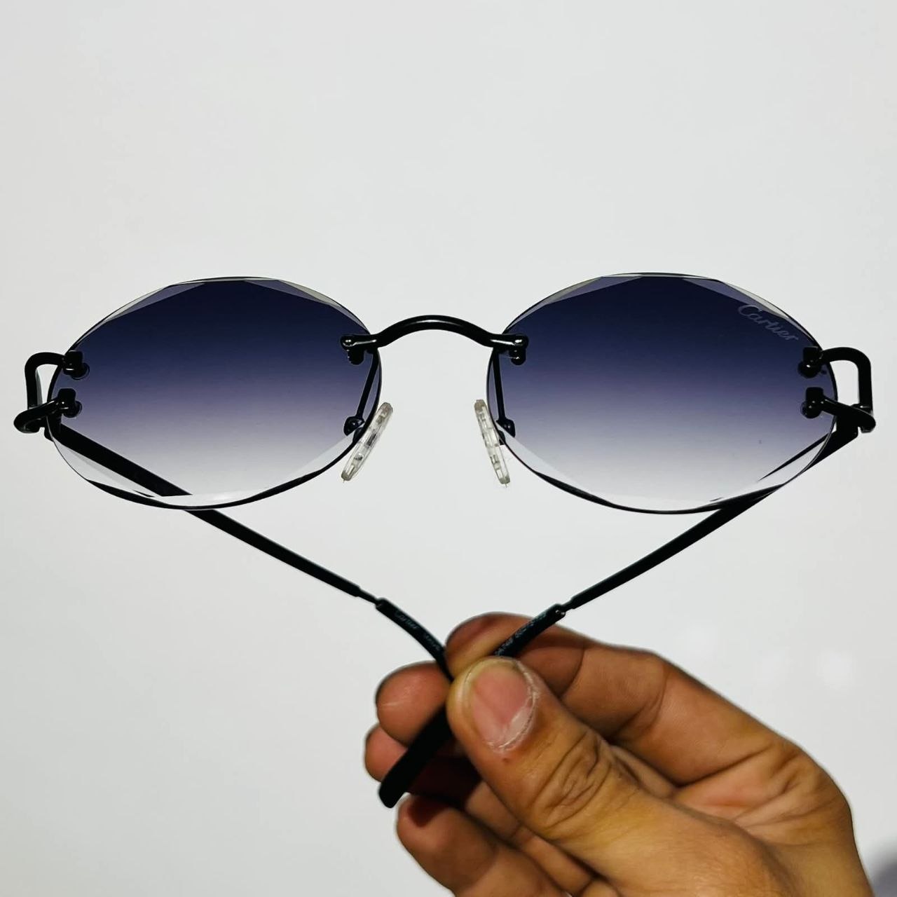 Bluish Black Gradient Frameless