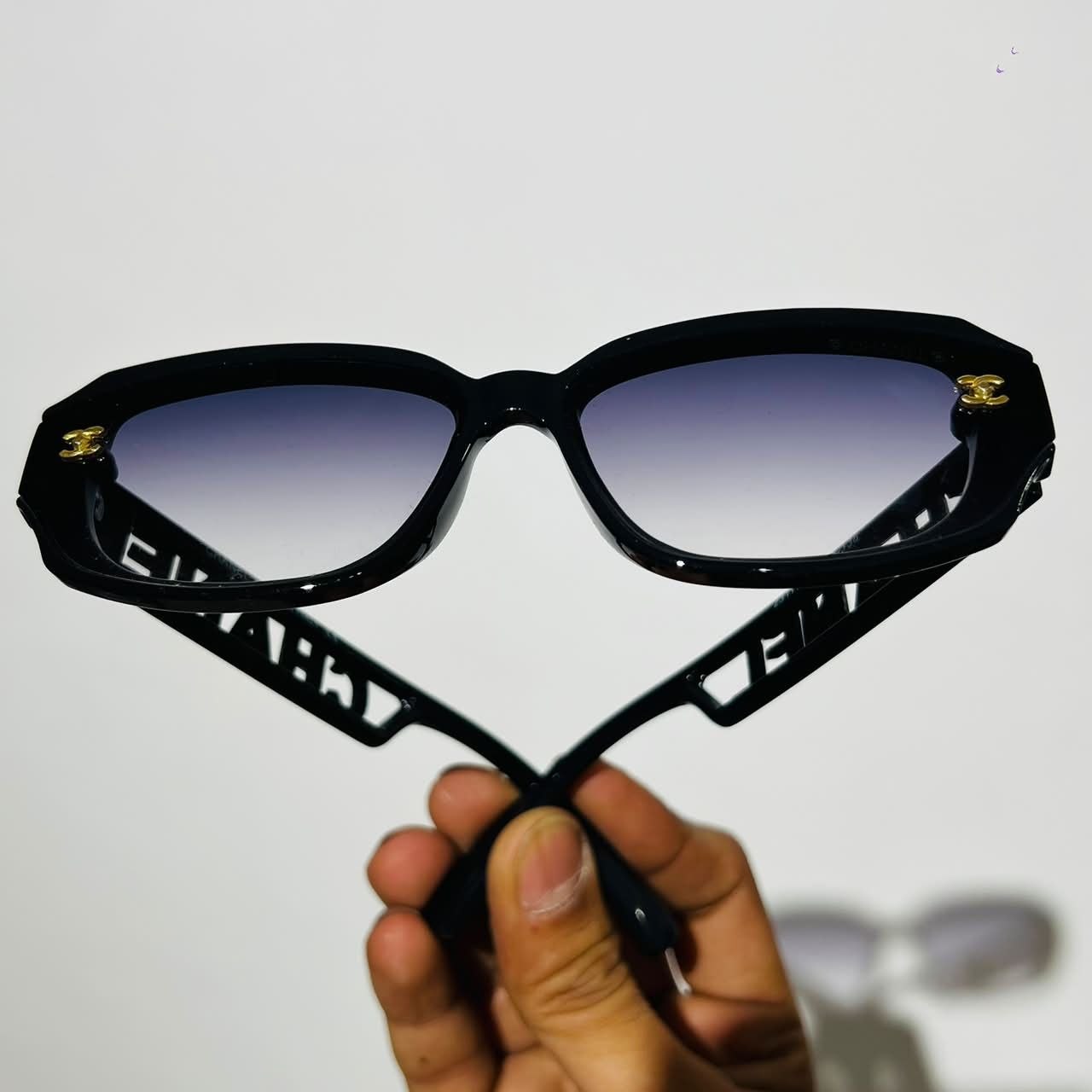 Black Gradient Wayfarers