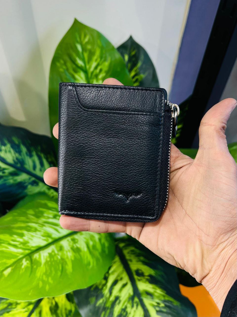 Fugly Men's Black Leather Zipper Wallet