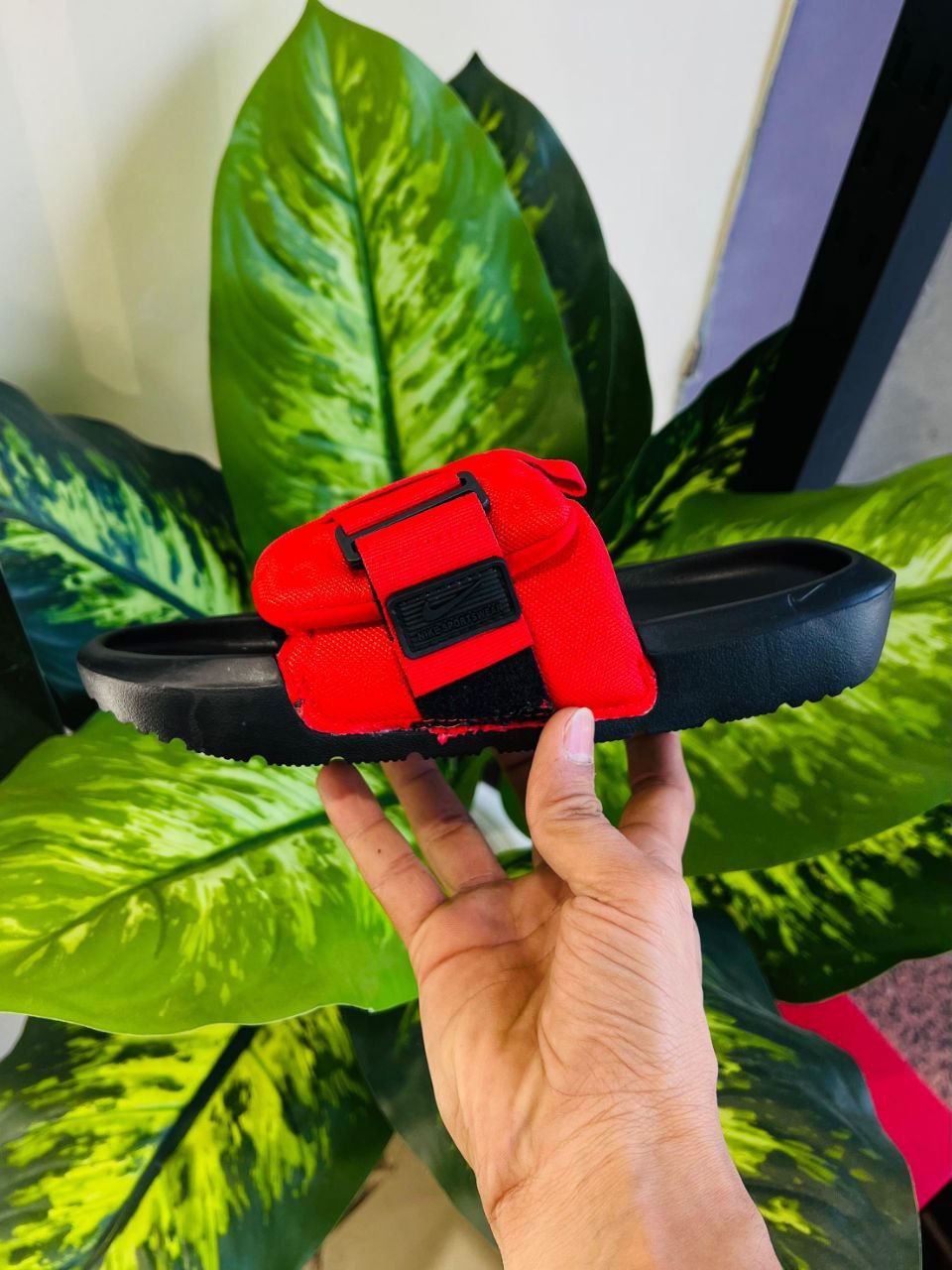 Daily Use Slides Slippers Red Black