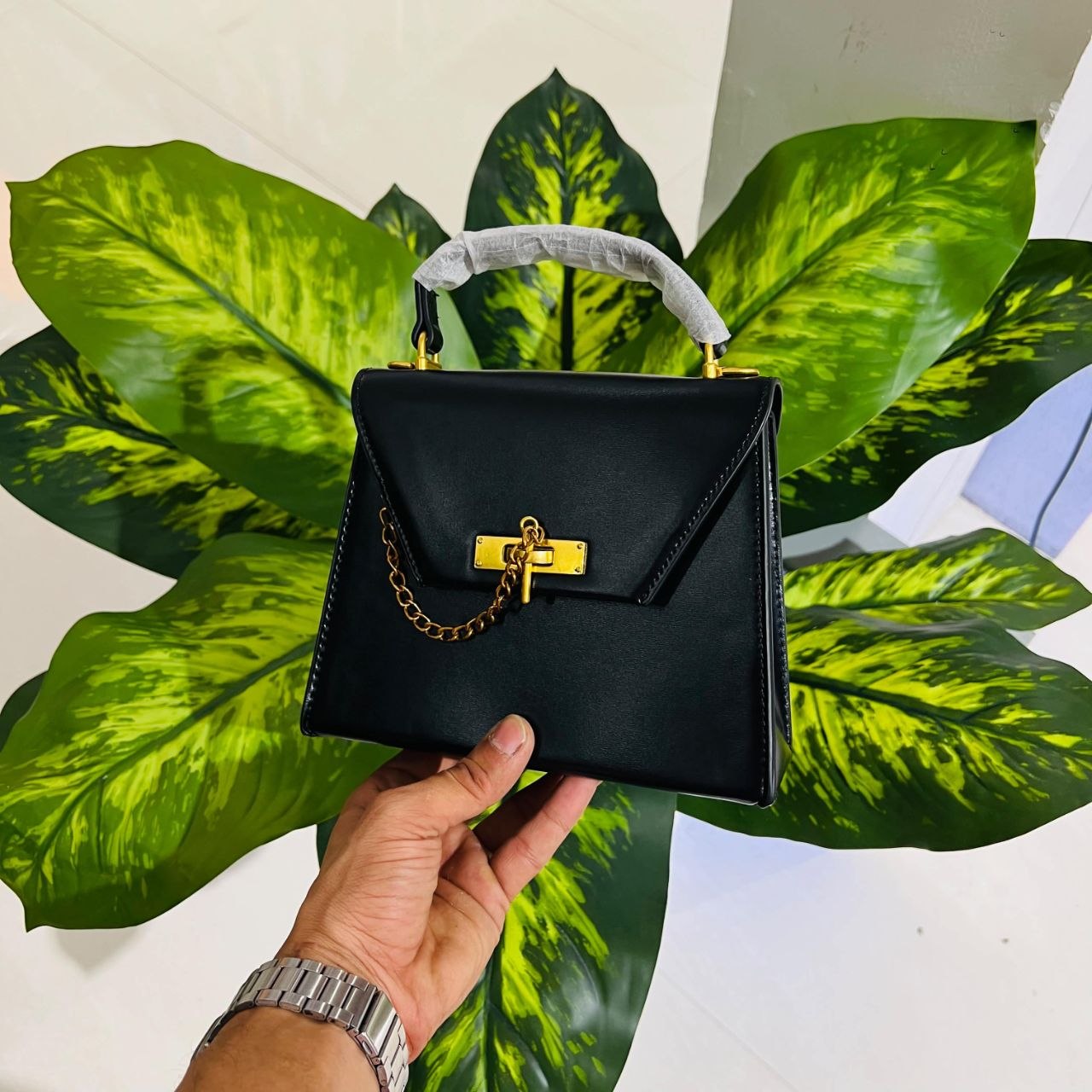 Charles & Keith Black Ladies Handle Bag
