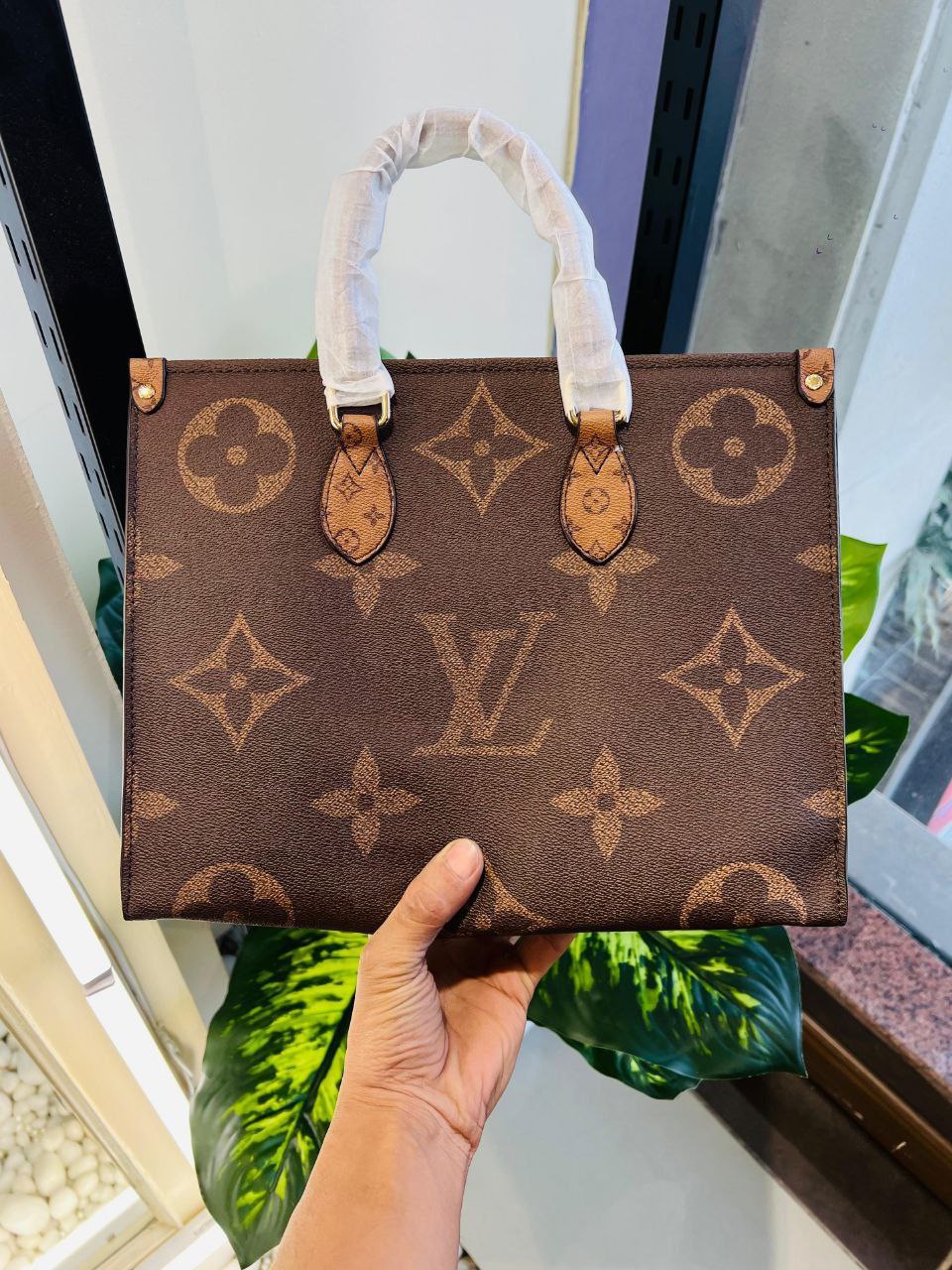 Louis Vuitton OnTheGo tote bag