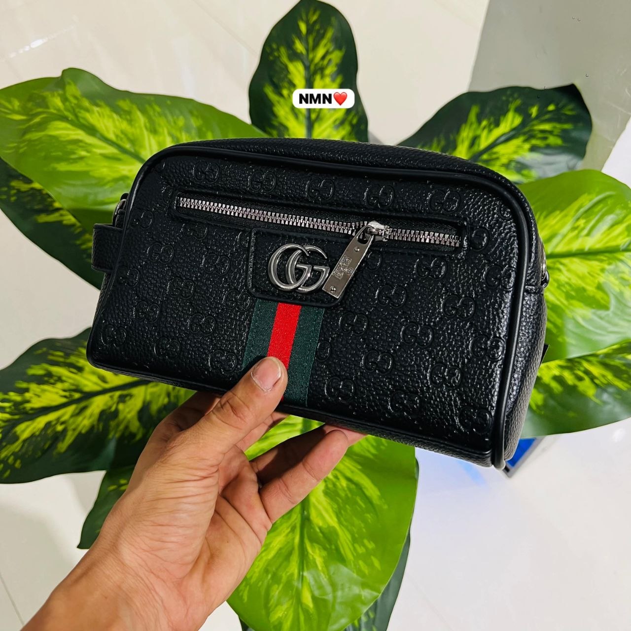 hand pouch gucci bag