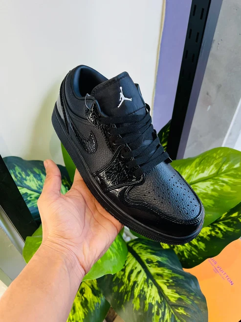 Nike air jordan all black Sneakers
