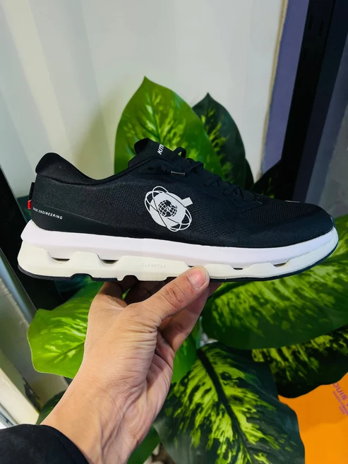 On cloud Black Sports Shoes