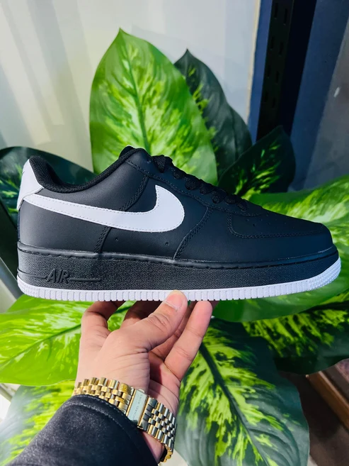 Nike airforce 1 black white