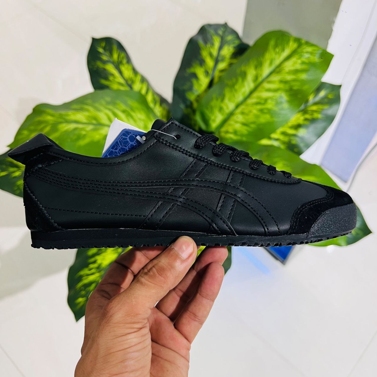 Shoes asics onitsuka tiger all black
